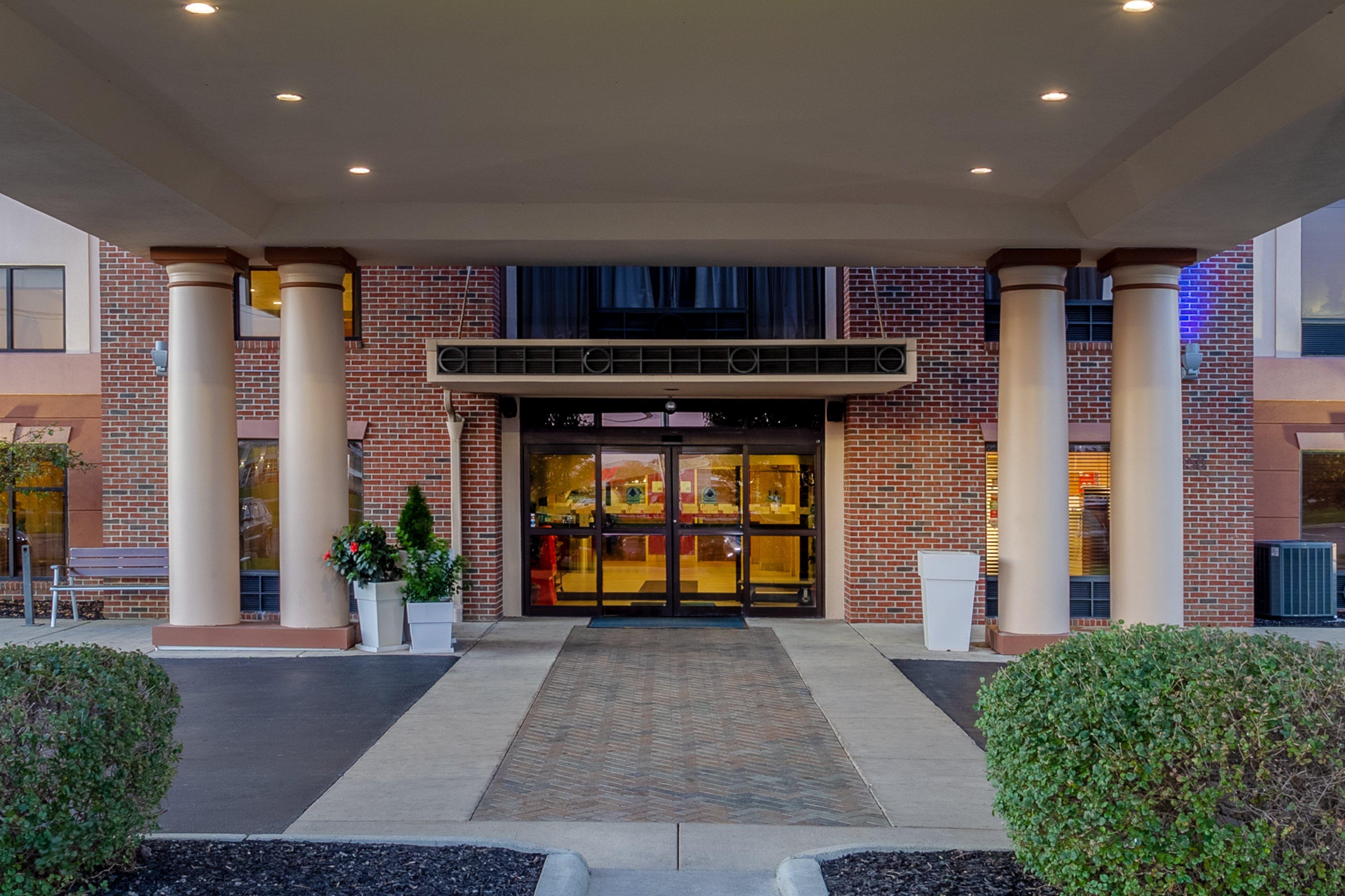 Holiday Inn Express Hotel & Suites Bowling Green, An Ihg Hotel Exterior photo