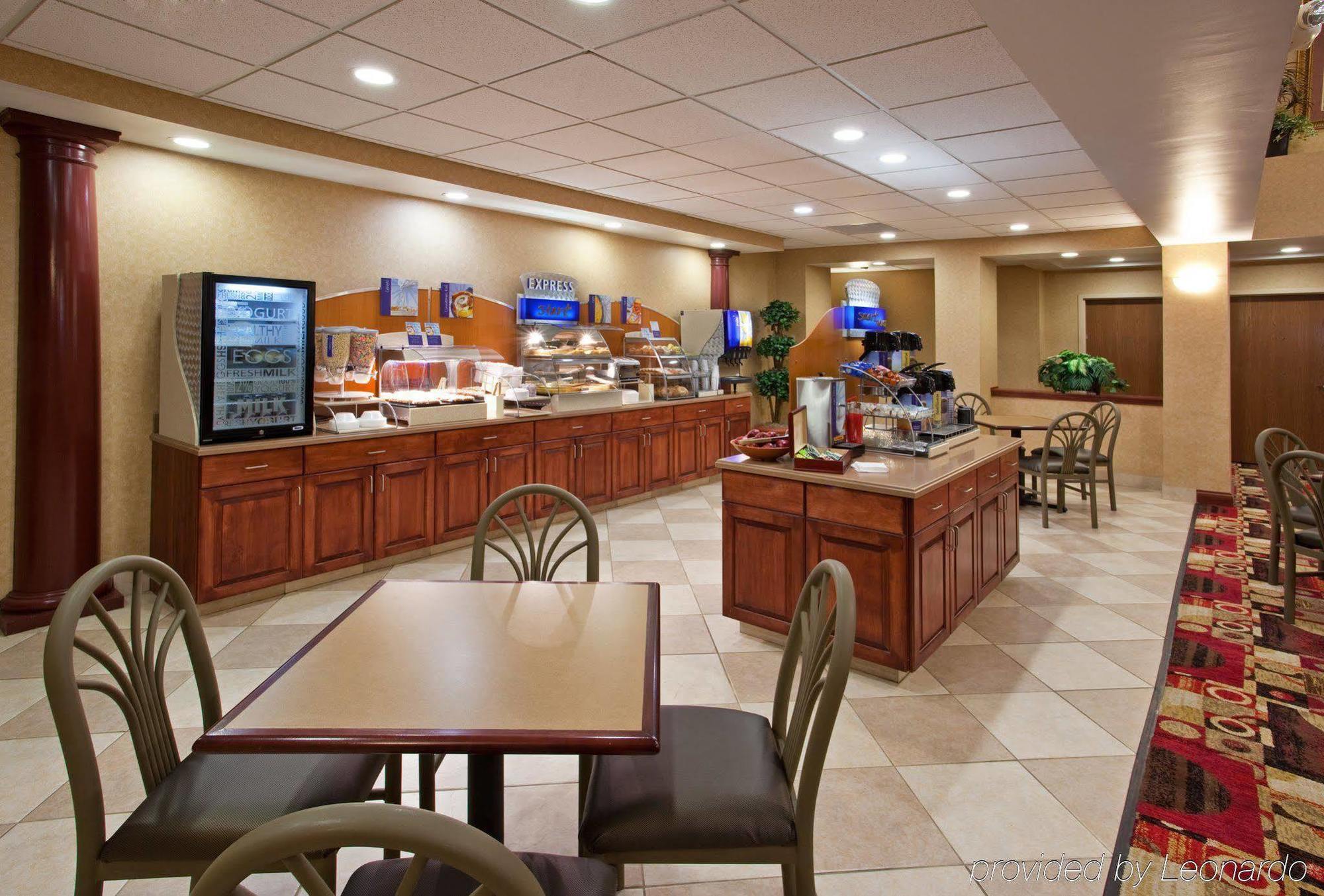 Holiday Inn Express Hotel & Suites Bowling Green, An Ihg Hotel Restaurant photo